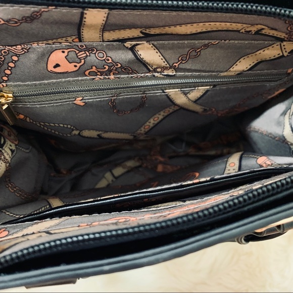 Black & Gold Shoulder/Crossbody/Handbag - Picture 8 of 8